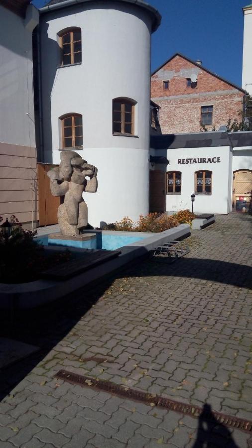 Penzion S Restauraci "U Mlyna Com" Litovel Exterior foto
